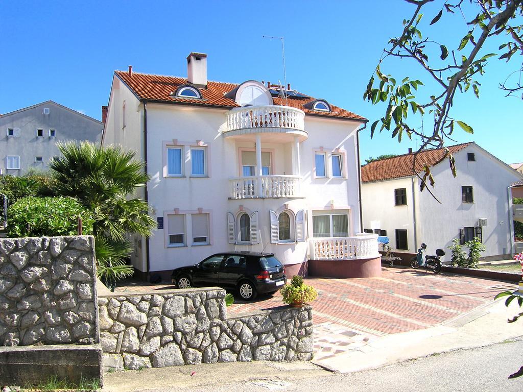 Apartments Kristina Veglia Exterior foto